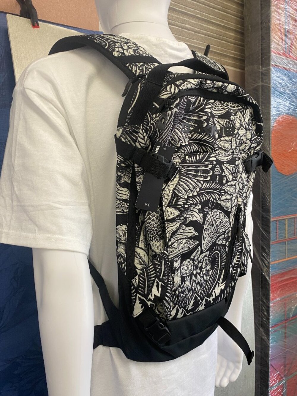 DAKINE HELI BACKPACK 12L KINGDOM BLACK - Picture 2 of 10
